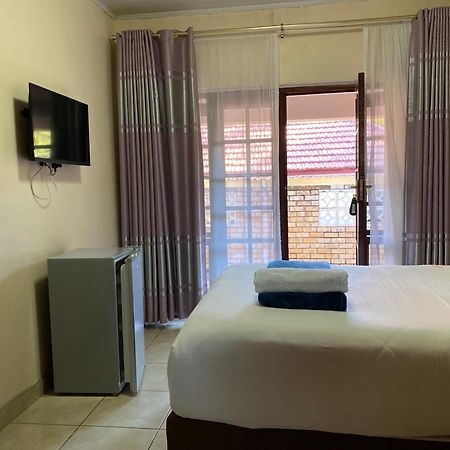Matilinda Lodge Bulawayo Eksteriør bilde